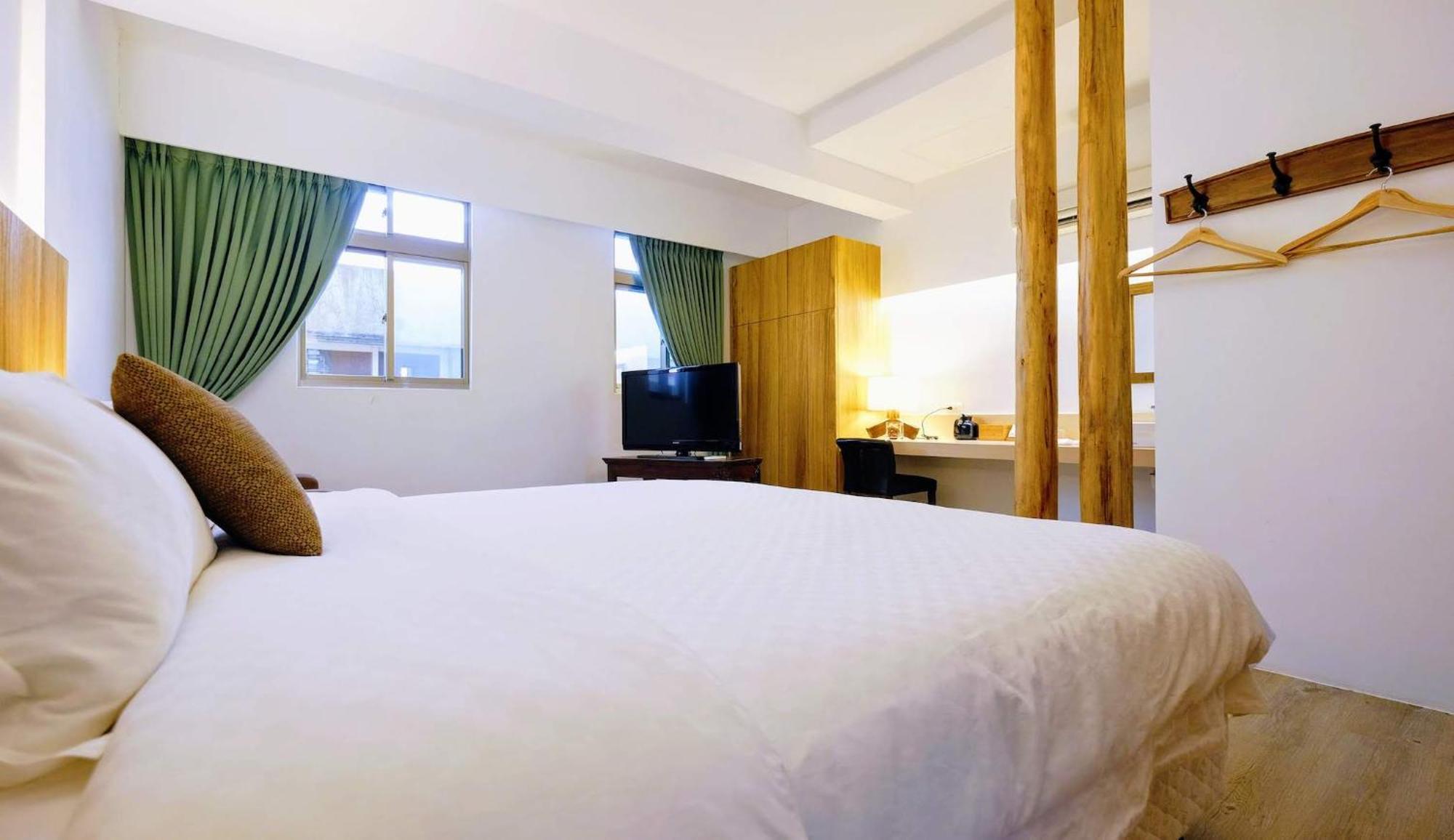 Shire Homestay Luodong Exteriör bild