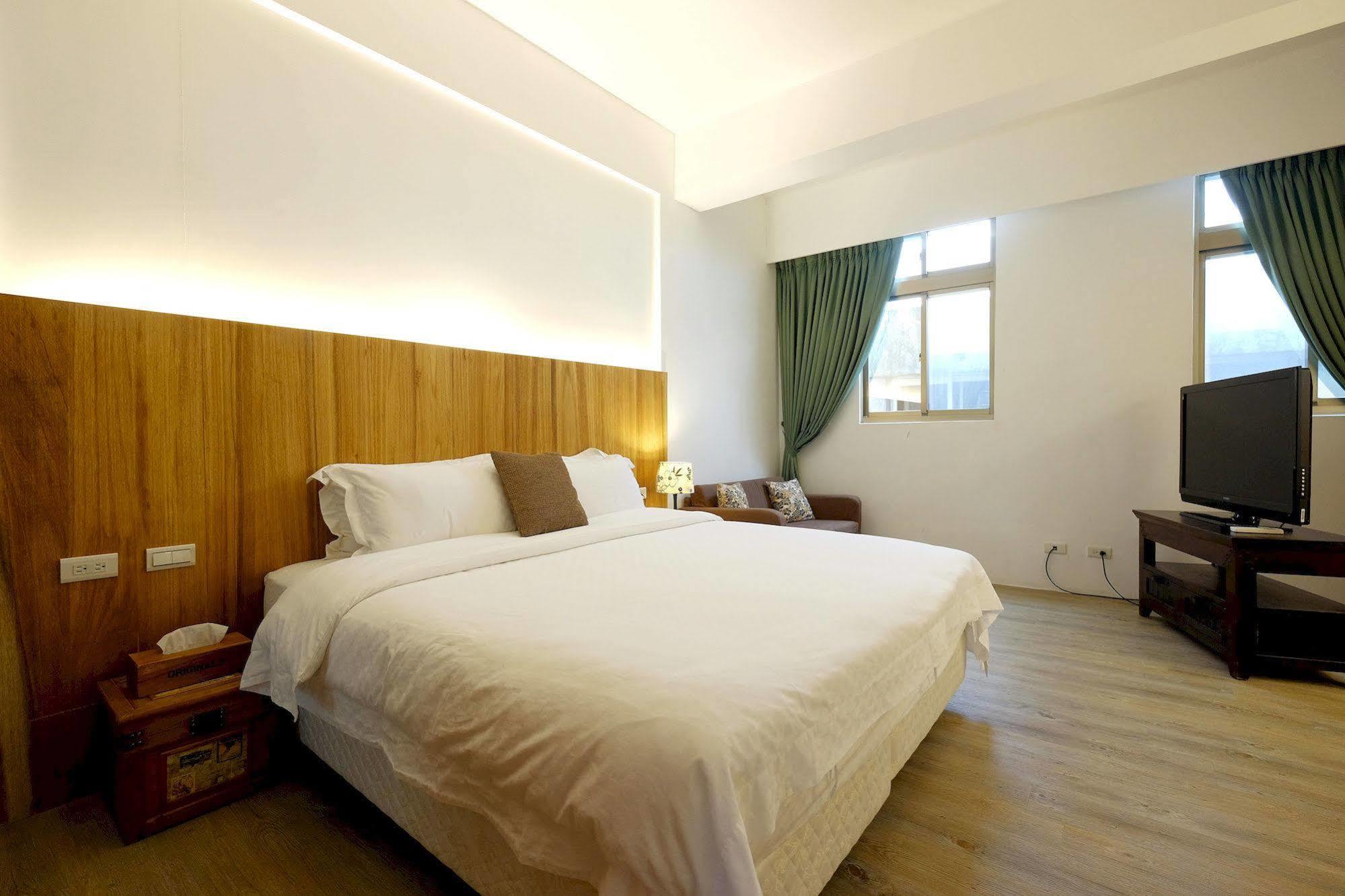 Shire Homestay Luodong Exteriör bild