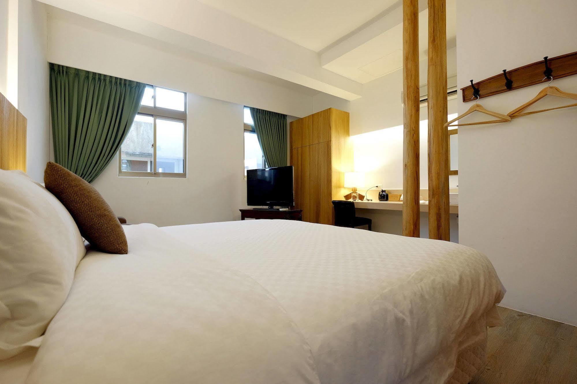 Shire Homestay Luodong Exteriör bild